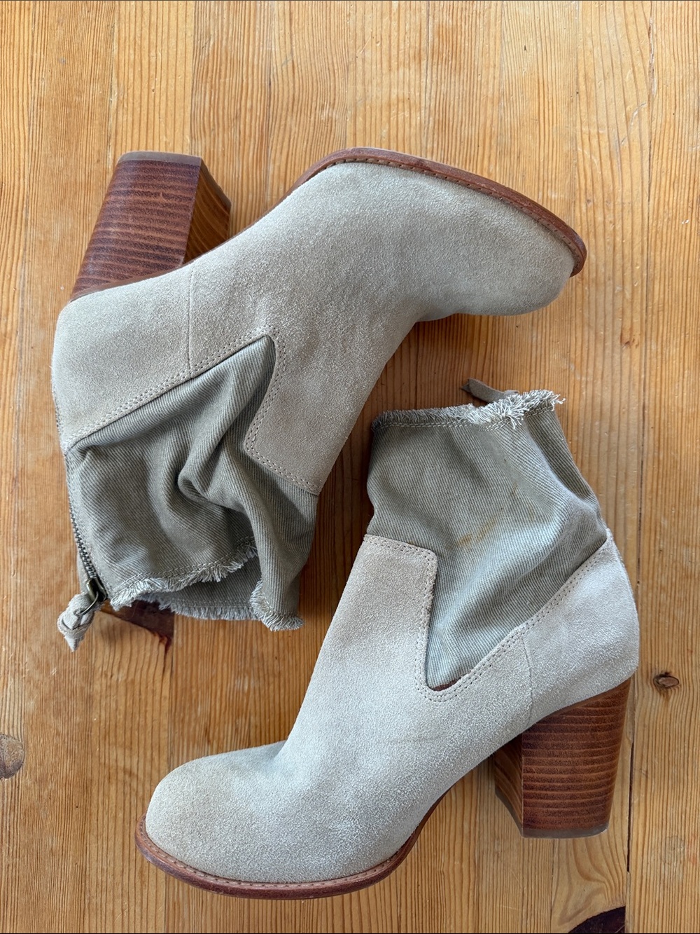 Splendid Genuine Leather and Canvas Stacked Heel Boot Cool Vibe! Size 9